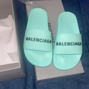 Balenciaga slides size 5 women mint/bulk